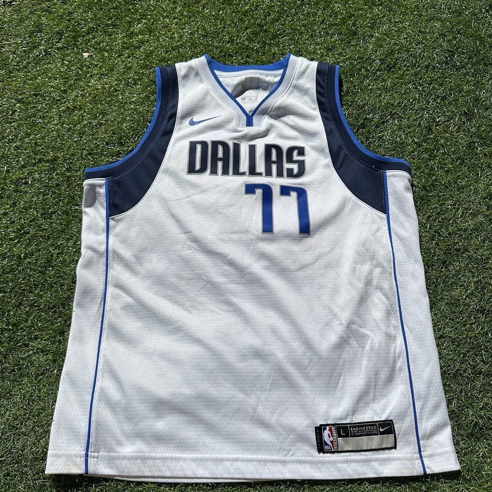 Luka Doncic #77 Dallas Mavericks NBA Basketball Fanatics Jersey Youth Large